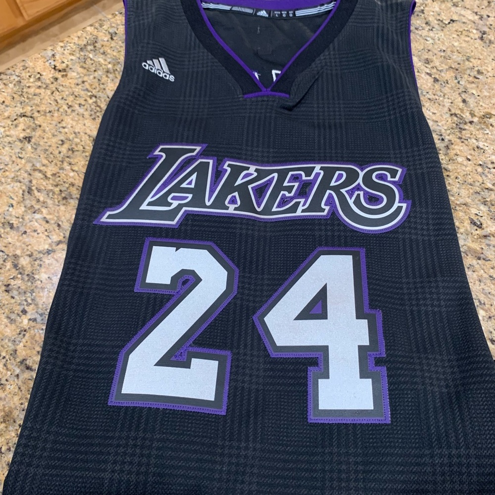 Authentic Mens Adidas Limited Edition - NBA Kobe Bryant #24 Black Jersey - Large - Picture 7 of 13